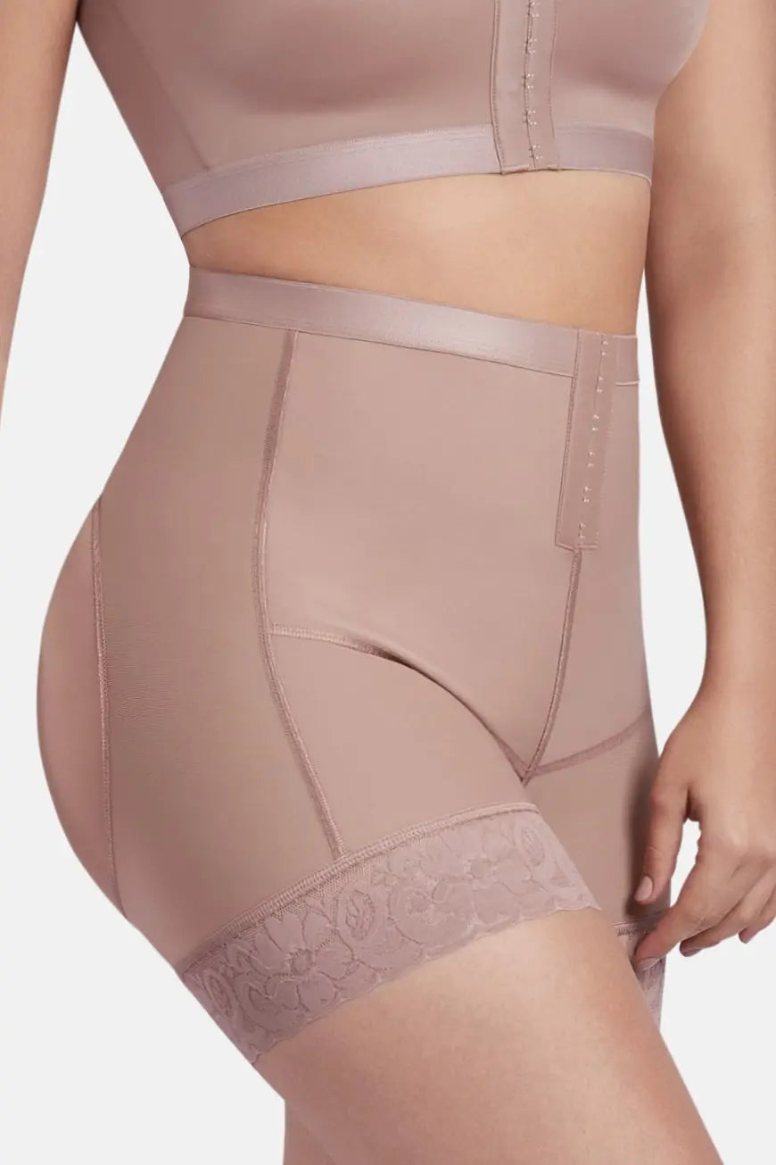 CURVEEZ Faja Shorts: Tummy Control Shapewear, Butt Lifter Panties & Hip  Enhancer for Women - BBL Shapewear High Compression : : Clothing